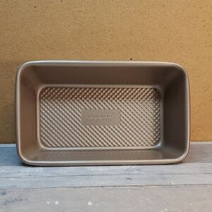 David Burke Nonstick Loaf Pan - Metallic Gold  9" X 5" X  2.5"